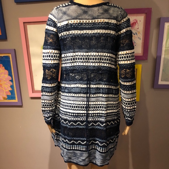 Almost Famous Blue/White Pattern Crochet Cardigan - Picture 4 of 7